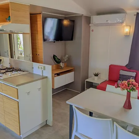 아파트 Mobile Fontana Oasis 카스텔누보델가다
